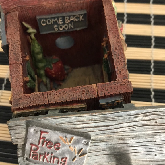 Magpie Market Home Décor - Picture 12 of 15